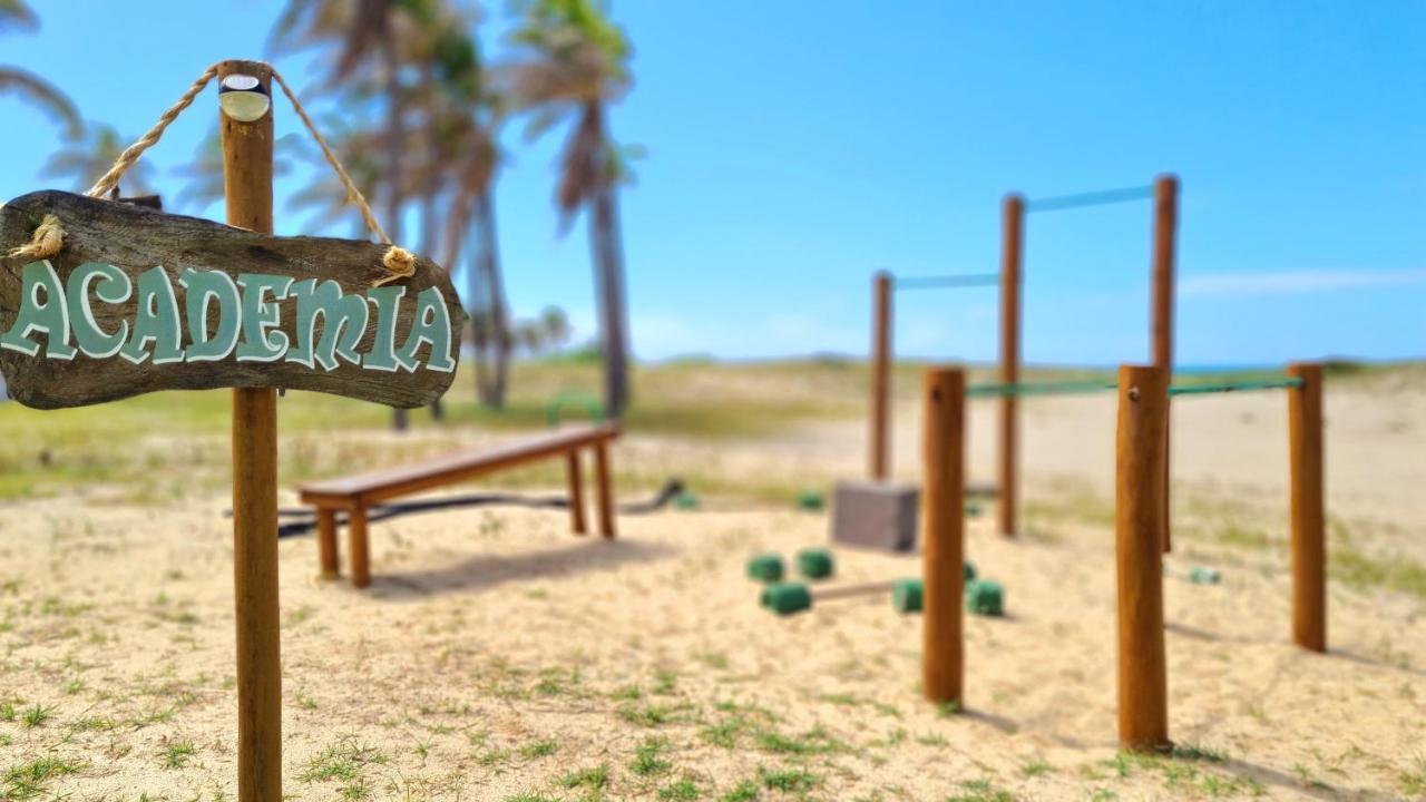אקווירז Atlantic Palace Family Inn מראה חיצוני תמונה