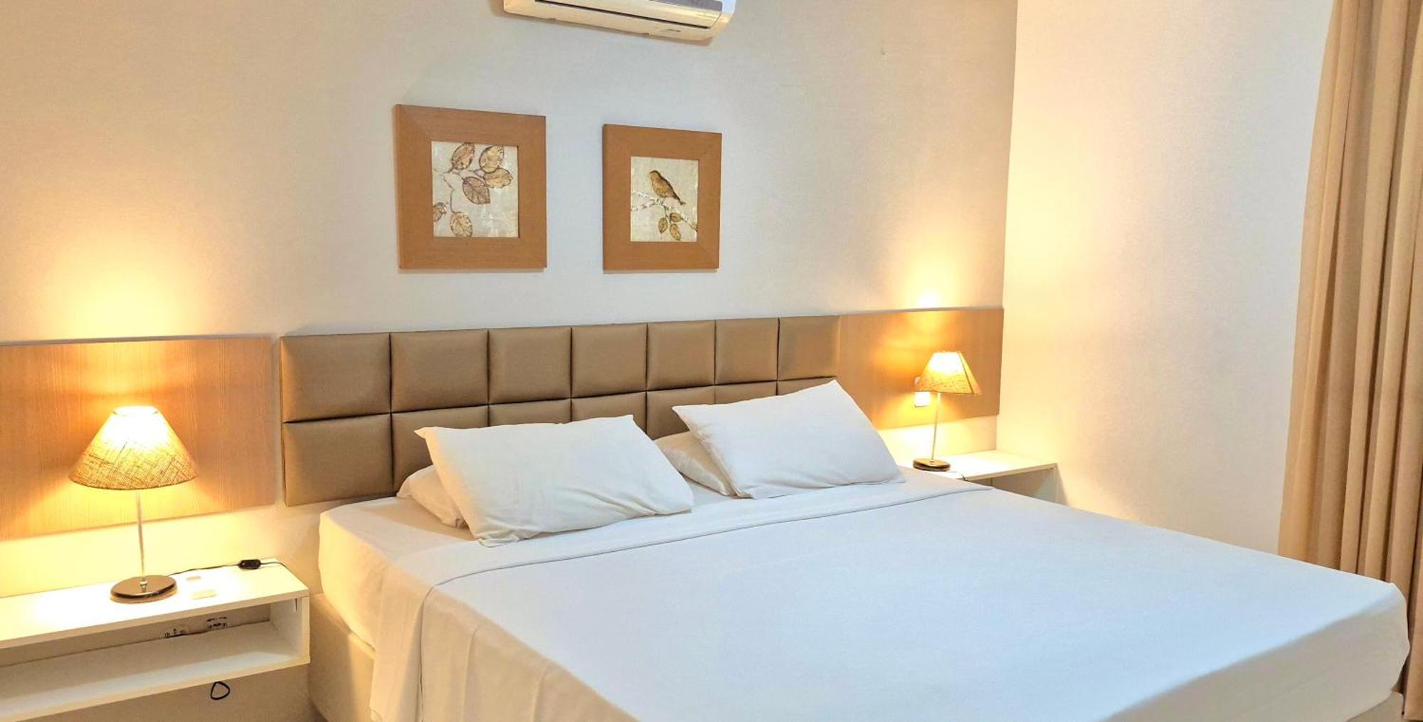 אקווירז Atlantic Palace Family Inn מראה חיצוני תמונה